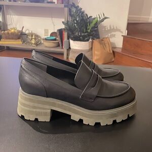 Marc Fisher Lakita Lug Sole Loafer in Black w/ Green sole Size 9